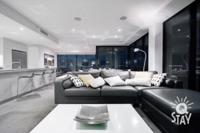 Circle on Cavill – 3 Bedroom Sub Penthouse Amazing Ocean View!!